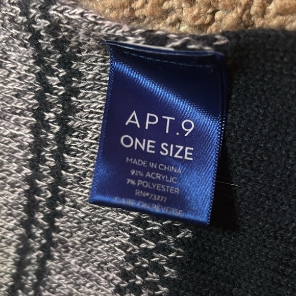 Men’s Apt 9 scarf - Picture 3 of 3